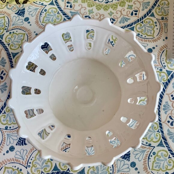 Vintage White Porcelain Pedestal Fruit Basket Bowl/Center Piece/Plant Holder - Picture 3 of 4